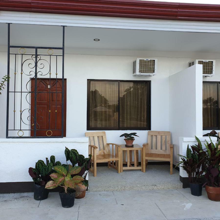 Panglao Village Court Studios Экстерьер фото